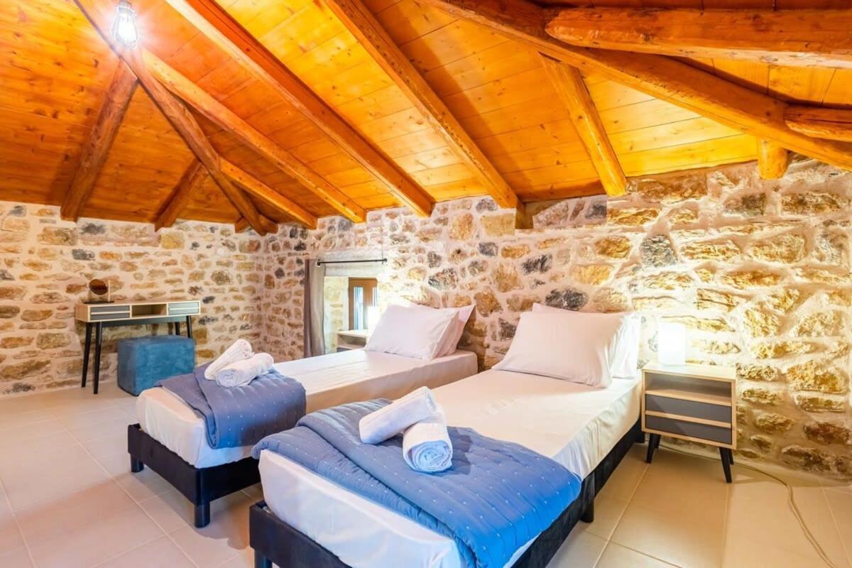Mantineia Stone Villa-An Ethereal Getaway Megali Mantineia Екстериор снимка