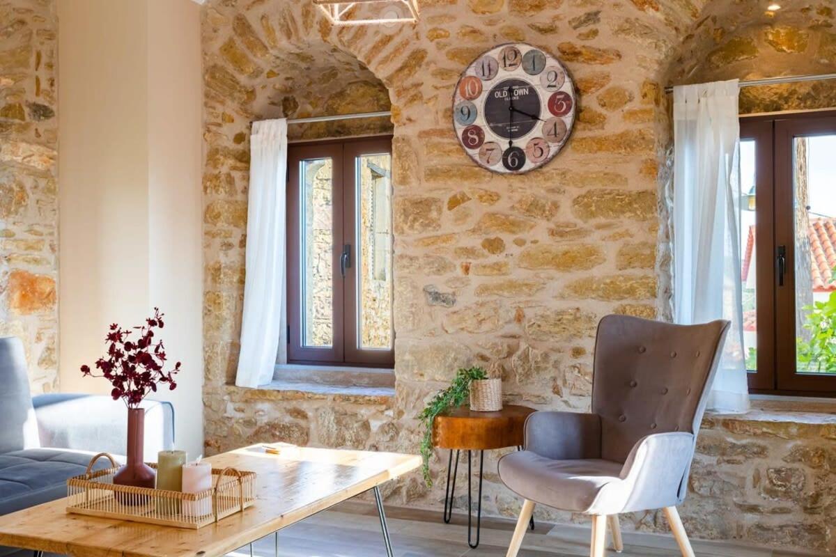Mantineia Stone Villa-An Ethereal Getaway Megali Mantineia Екстериор снимка