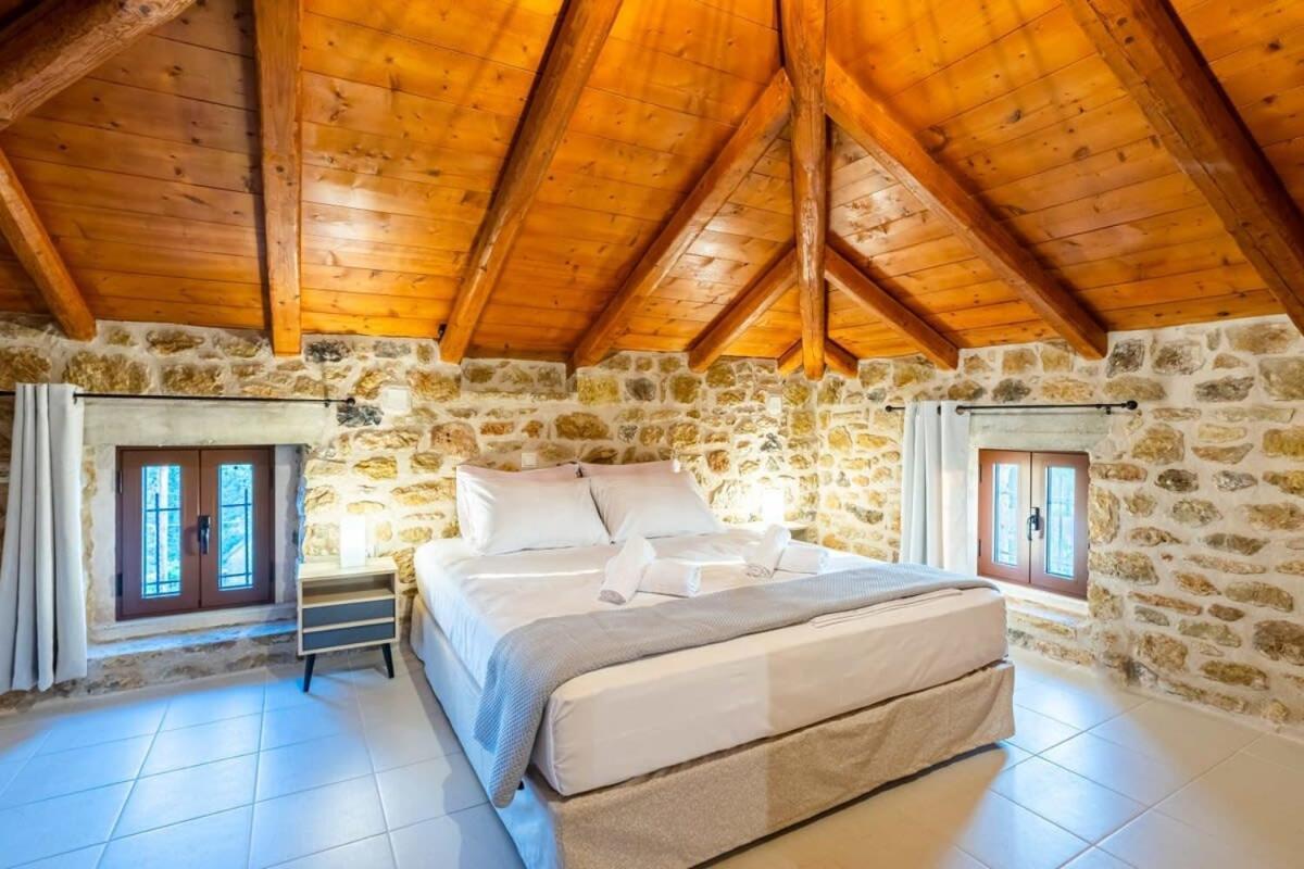 Mantineia Stone Villa-An Ethereal Getaway Megali Mantineia Екстериор снимка