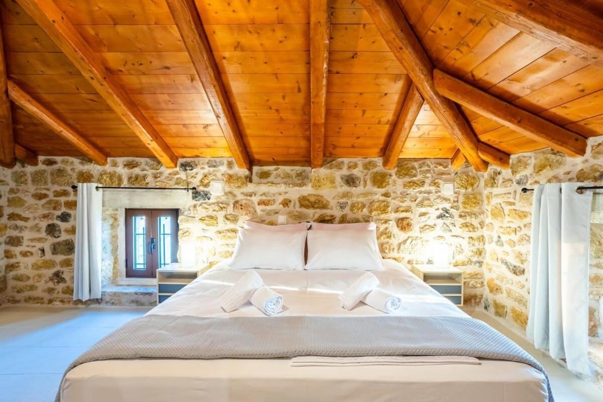 Mantineia Stone Villa-An Ethereal Getaway Megali Mantineia Екстериор снимка